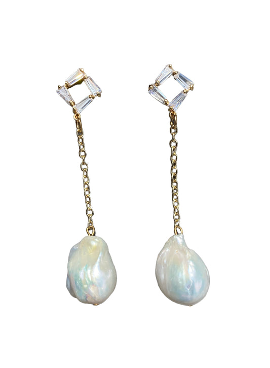 Pearl drop earrings