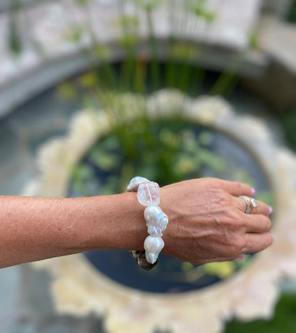 Large baroque pearl, smokey quartz and clear quartz bracelet